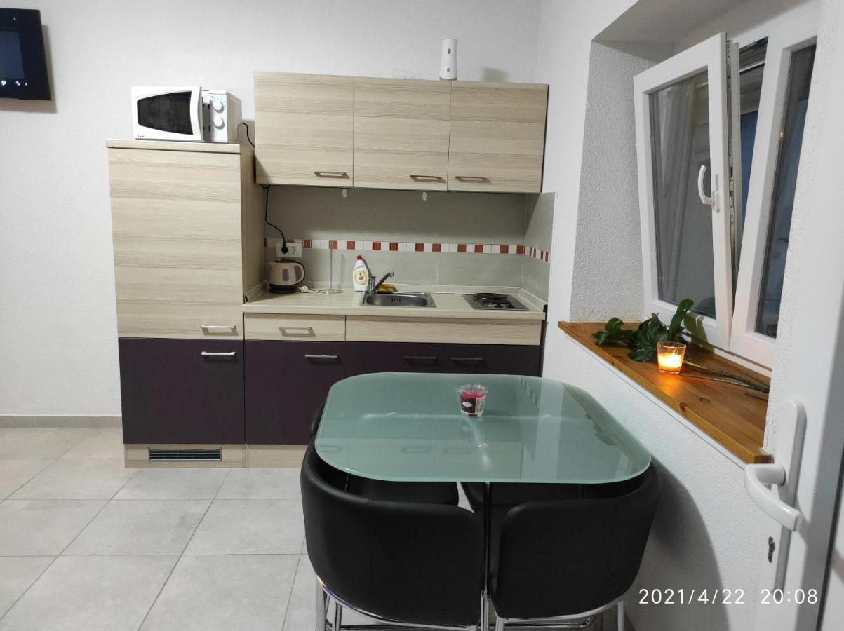 Apartmani Quattro Starigrad Exterior photo