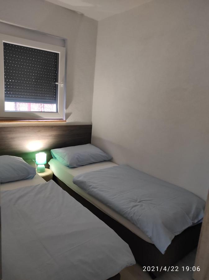 Apartmani Quattro Starigrad Exterior photo