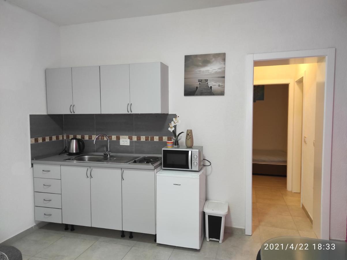 Apartmani Quattro Starigrad Exterior photo