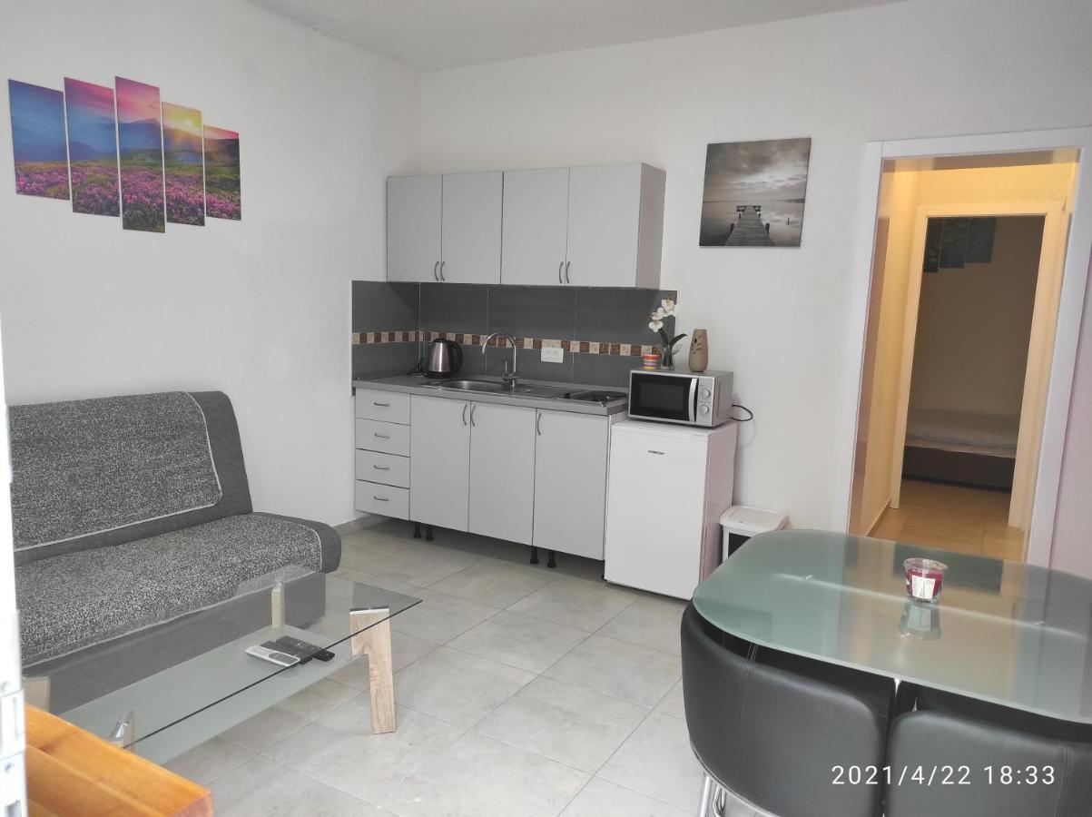 Apartmani Quattro Starigrad Exterior photo