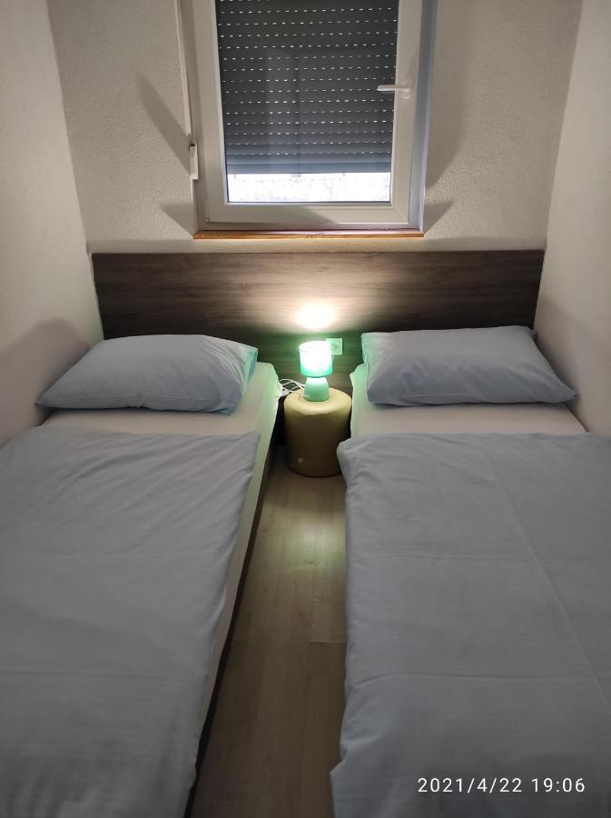 Apartmani Quattro Starigrad Exterior photo