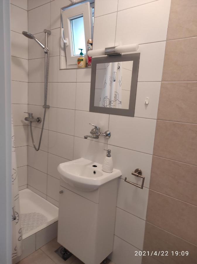 Apartmani Quattro Starigrad Exterior photo