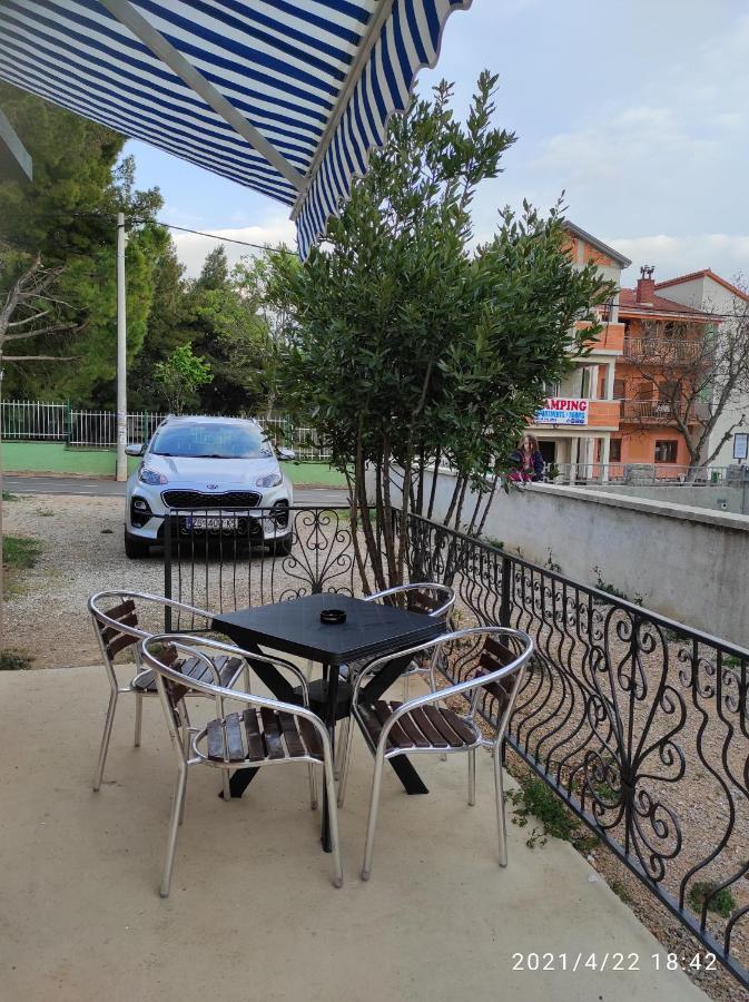 Apartmani Quattro Starigrad Exterior photo