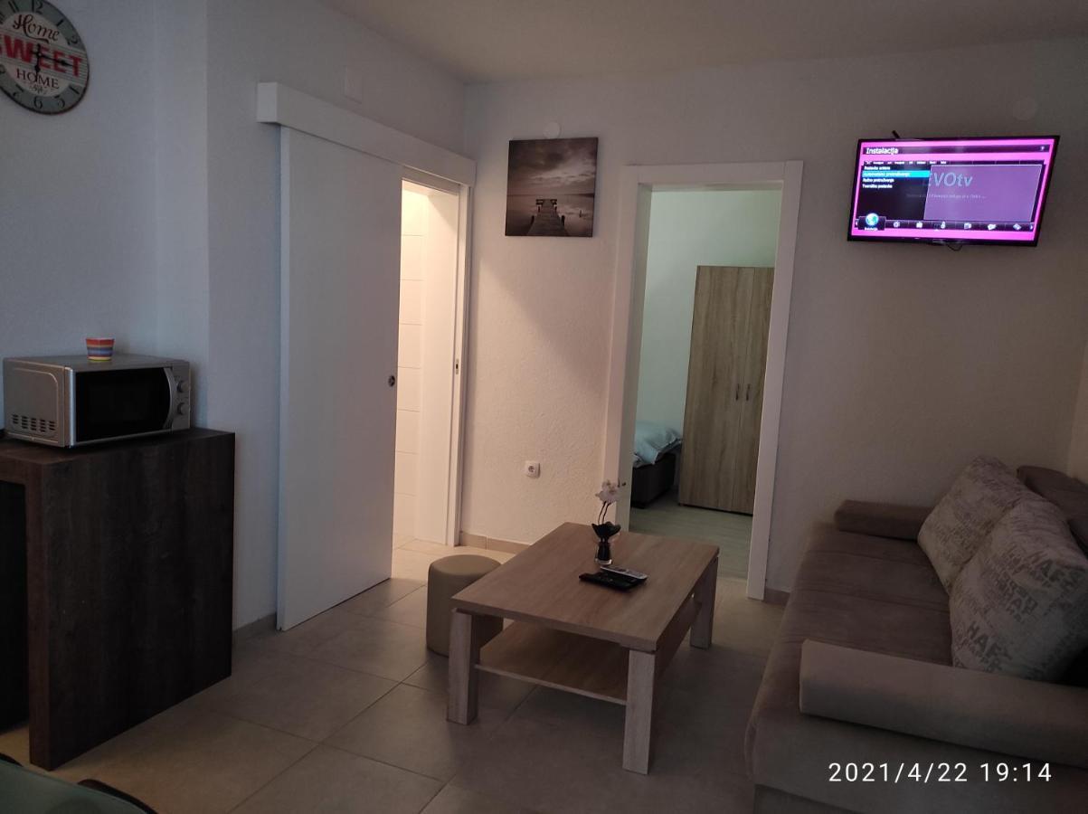 Apartmani Quattro Starigrad Exterior photo