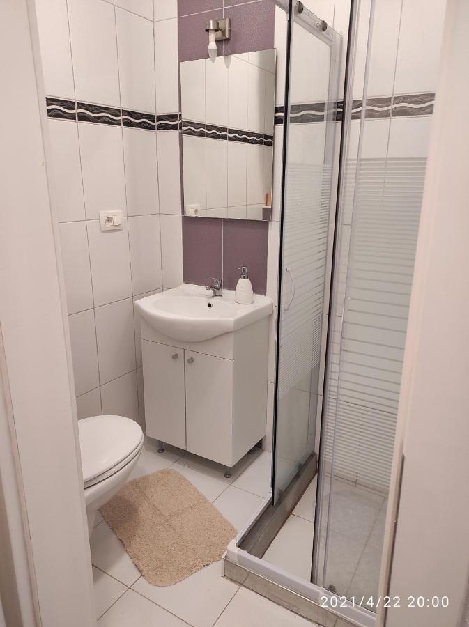 Apartmani Quattro Starigrad Exterior photo