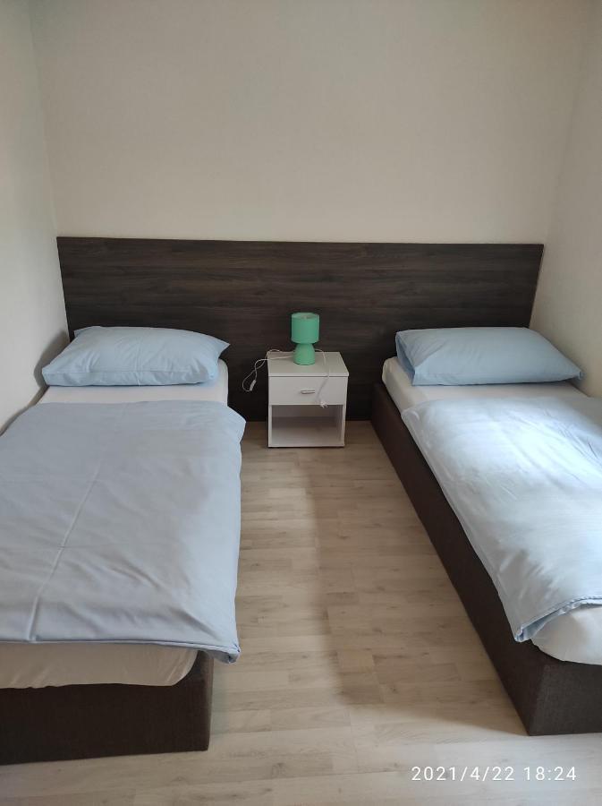 Apartmani Quattro Starigrad Exterior photo