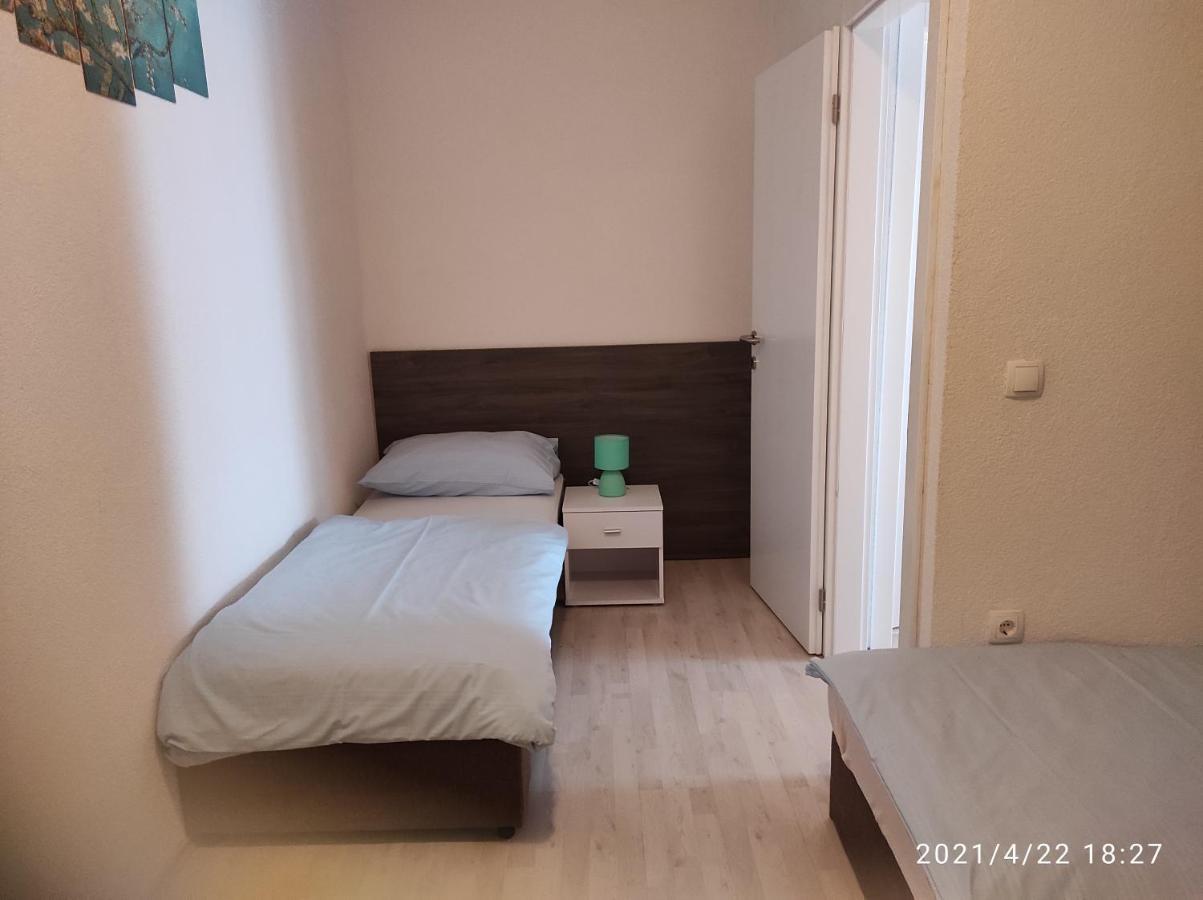 Apartmani Quattro Starigrad Exterior photo