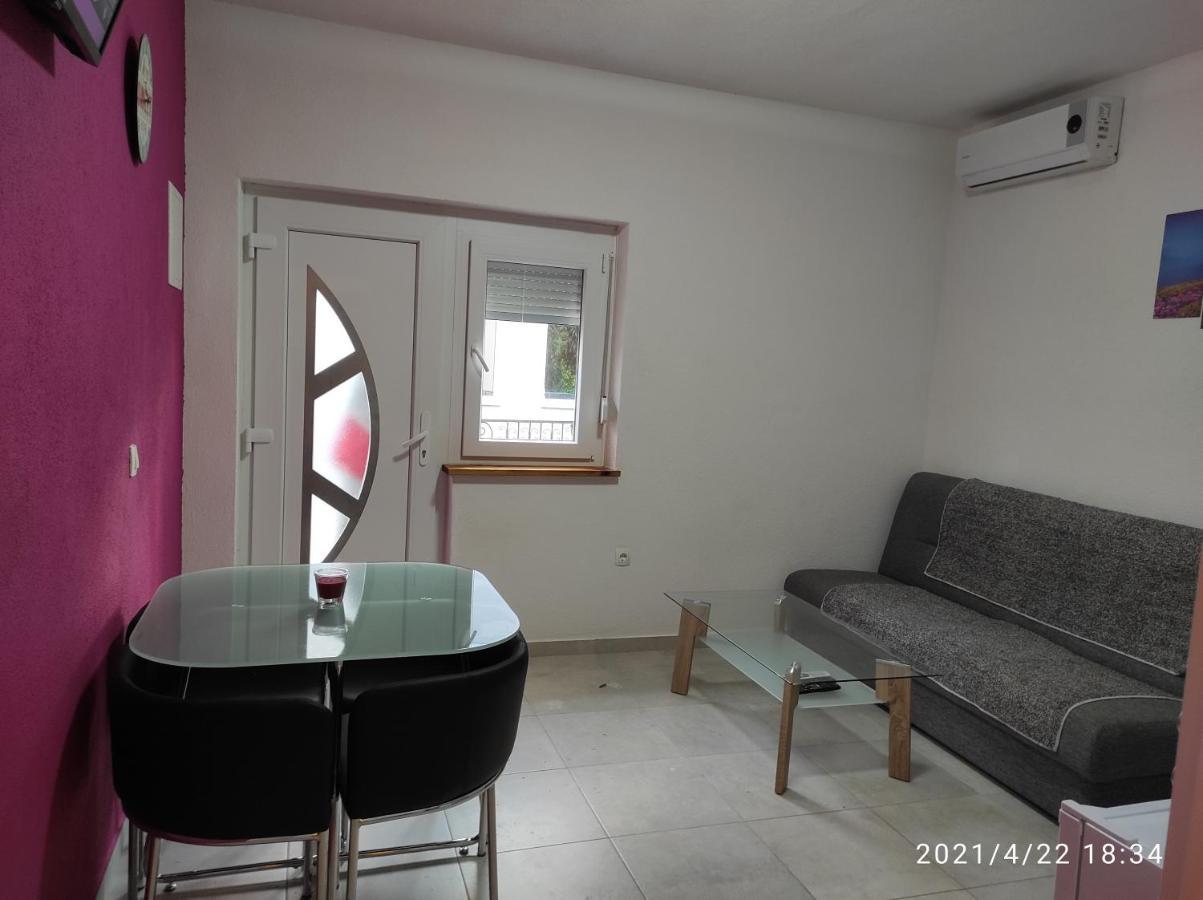 Apartmani Quattro Starigrad Exterior photo