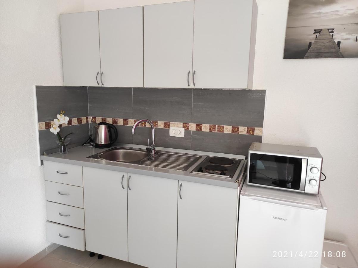 Apartmani Quattro Starigrad Exterior photo